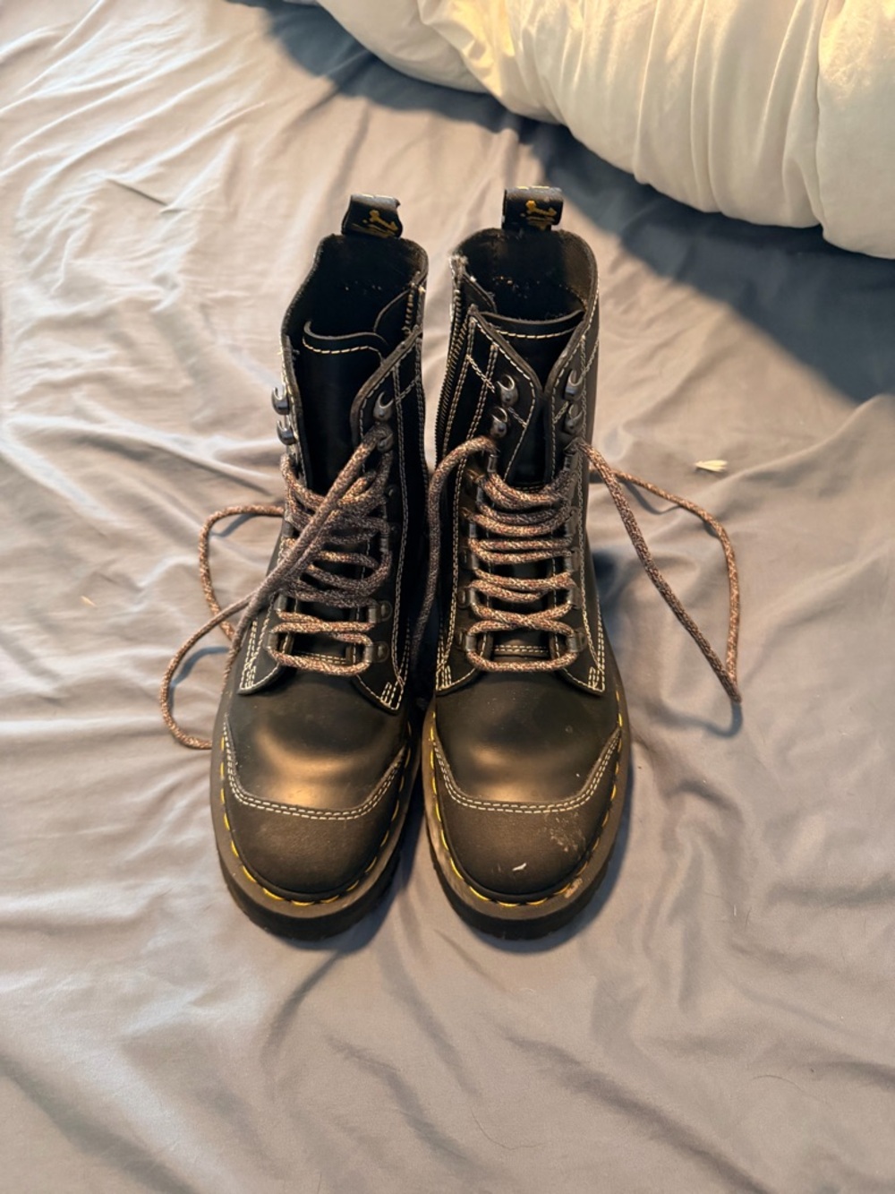 Like new Dr martens Moreno platform boots